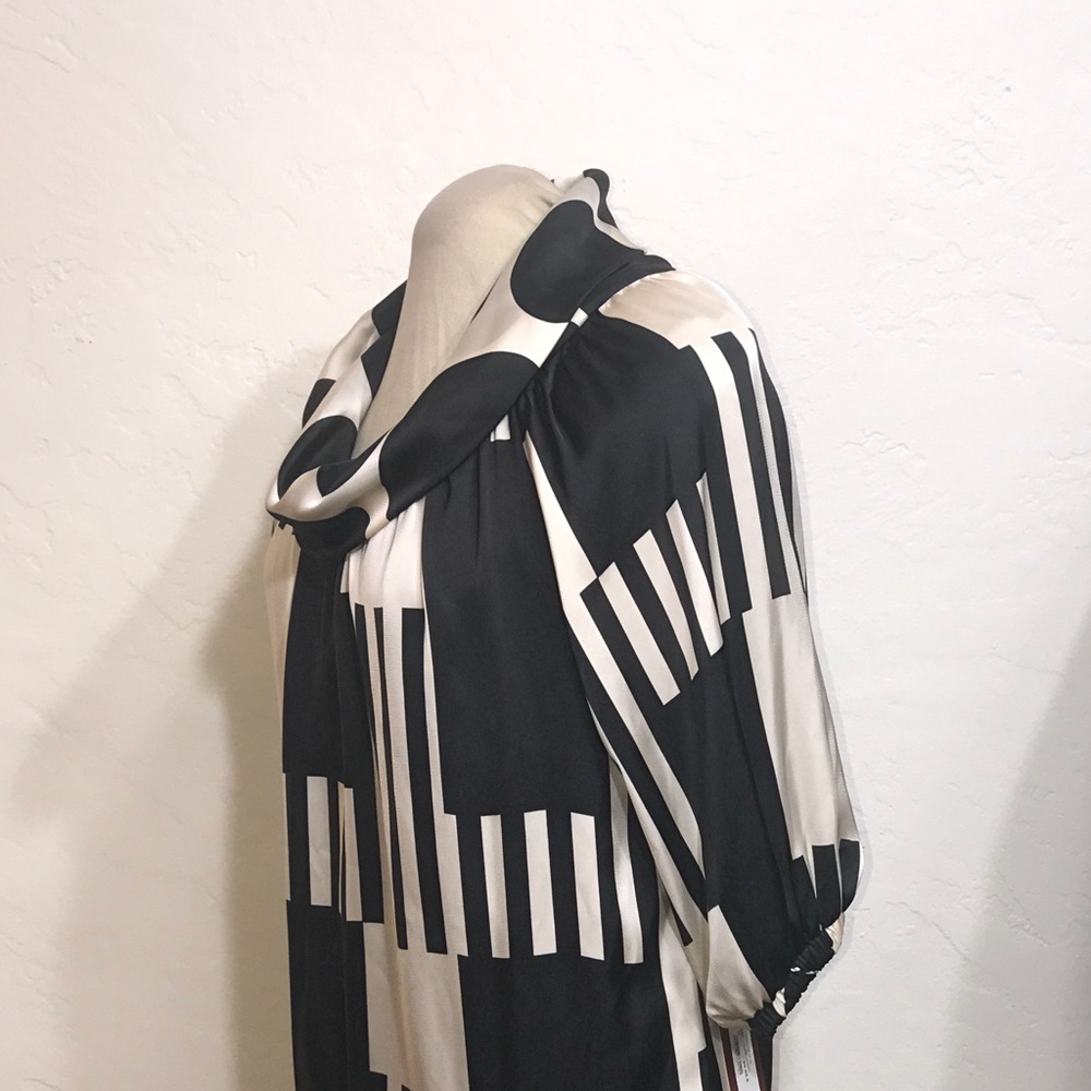 NWT RUE Size: XL Long Top - Picture 5 of 8